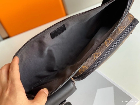 First bags ru VUITTON LOUIS BUMBAG CHRISTOPHER 0727